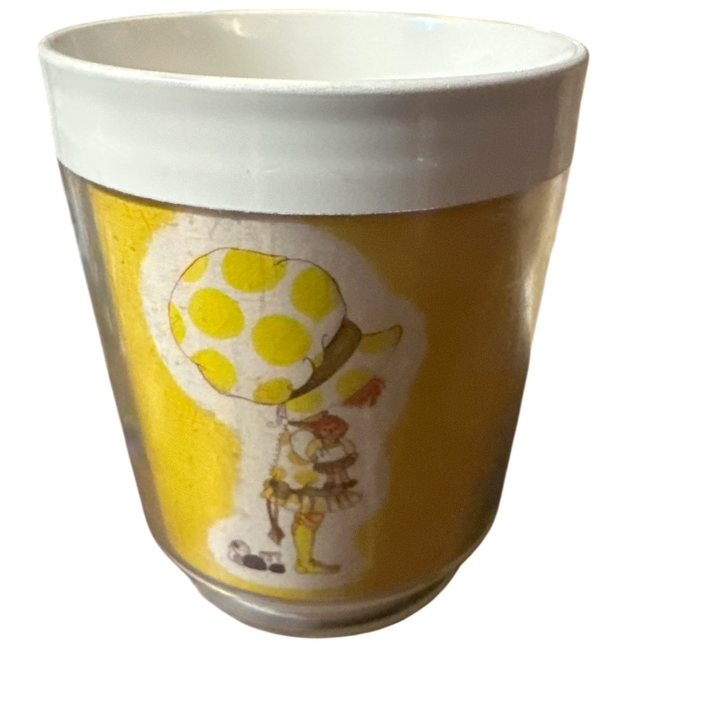 VTG Holly Hobbie HOBBY Mug Daisy Friend YELLOW THERMO SERV WEST BEND PLASTIC CUP